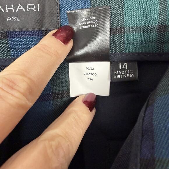 Tahari Women’s Blackwatch Plaid Trouser Pants Black Green 14 Holiday Classic NYE - Picture 10 of 10